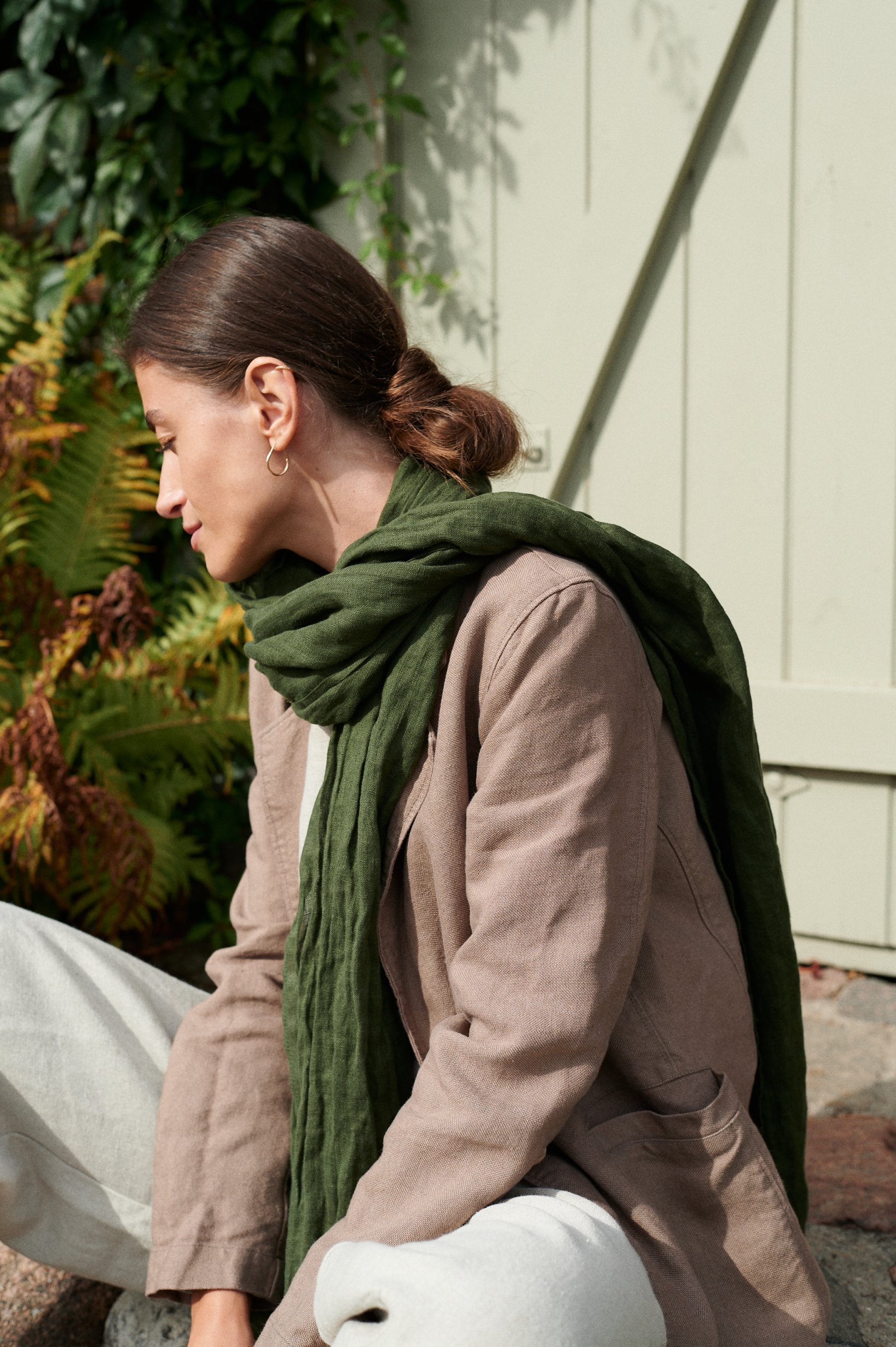 Linen scarf: Effortless Elegance for Every Season插图4