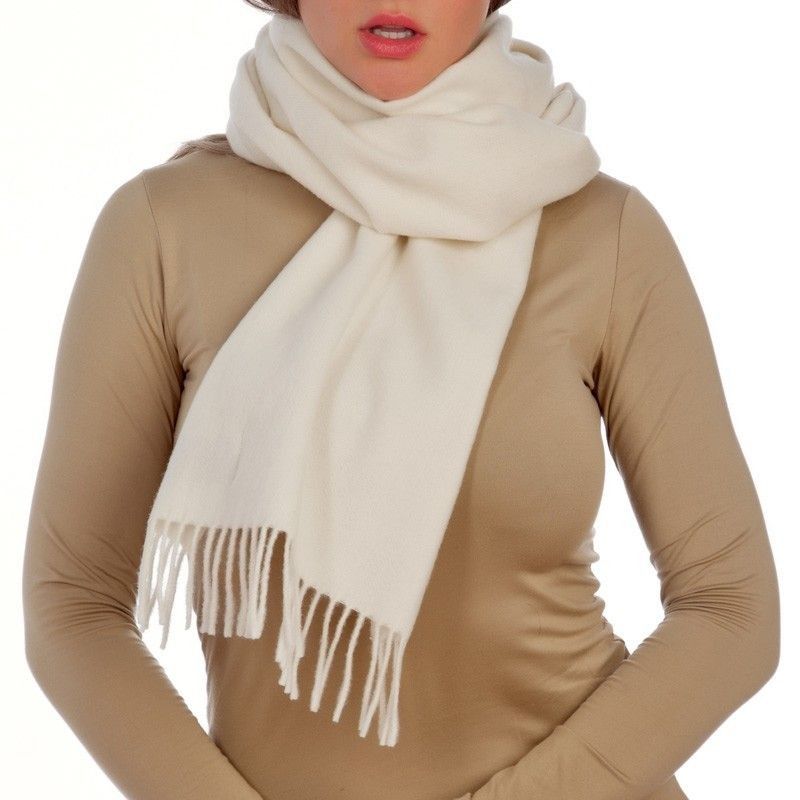 Wool scarf women: Elevate Your Winter Wardrobe with Warmth插图4