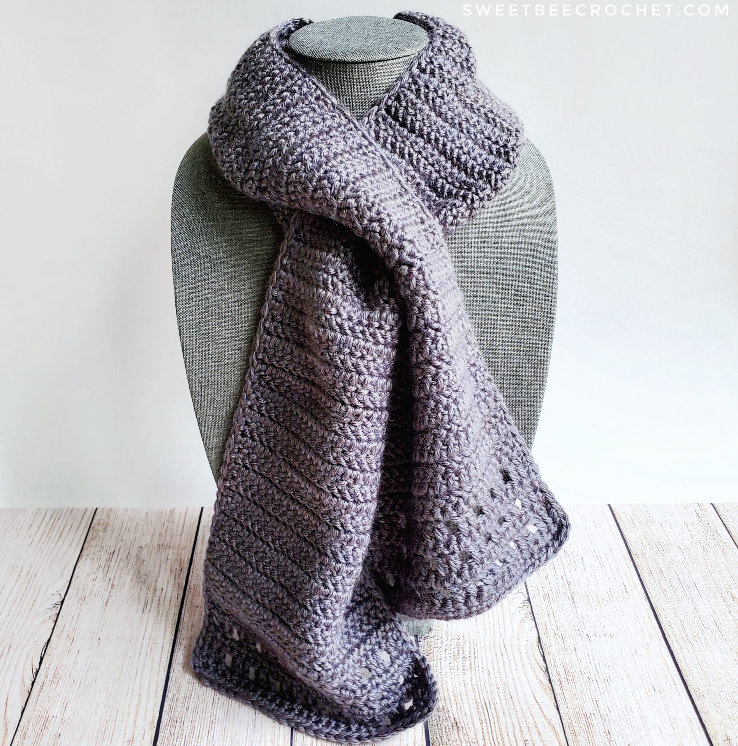 Keyhole scarf