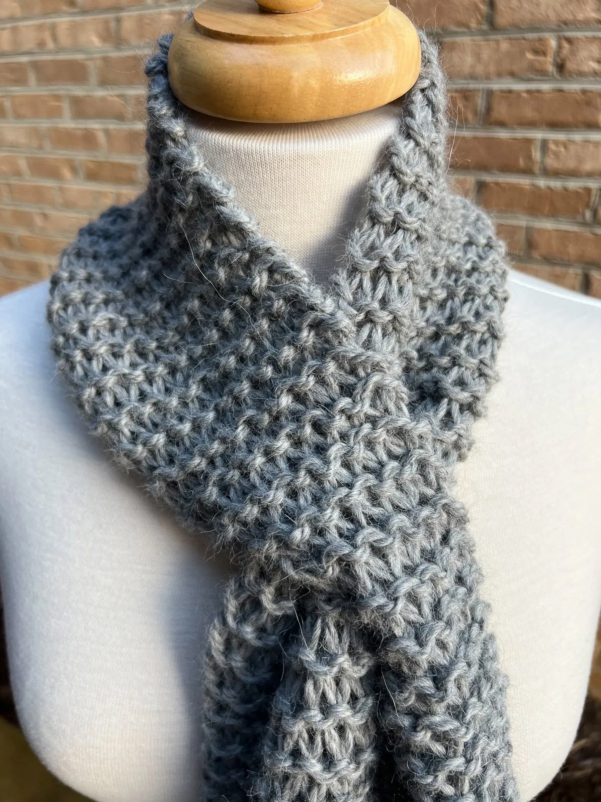 Keyhole scarf