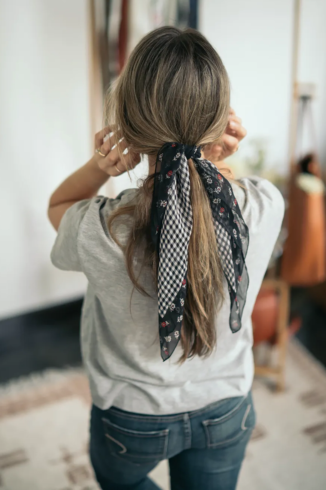 How to wear a hair scarf