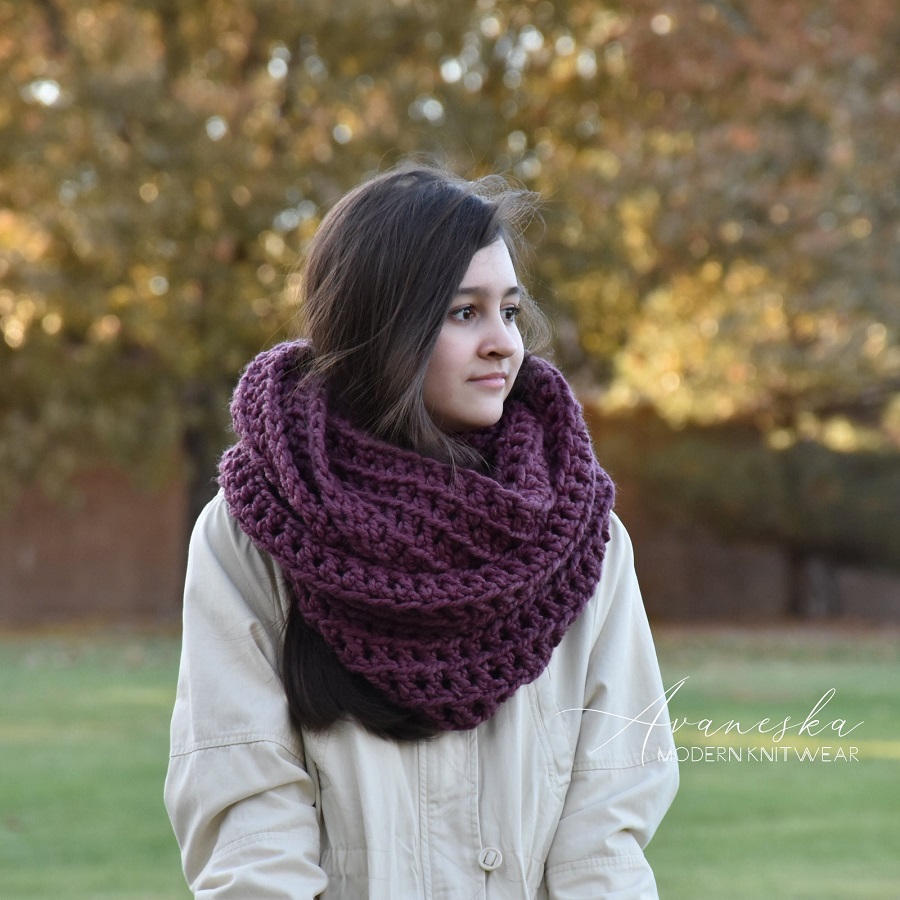 Knit infinity scarf