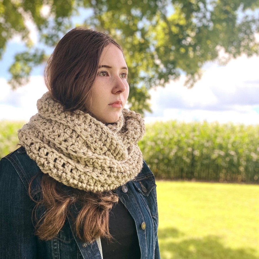 Knit infinity scarf