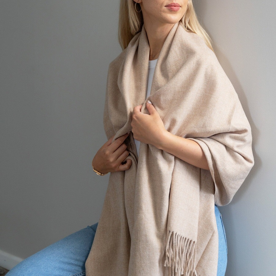 Lightweight cashmere scarf