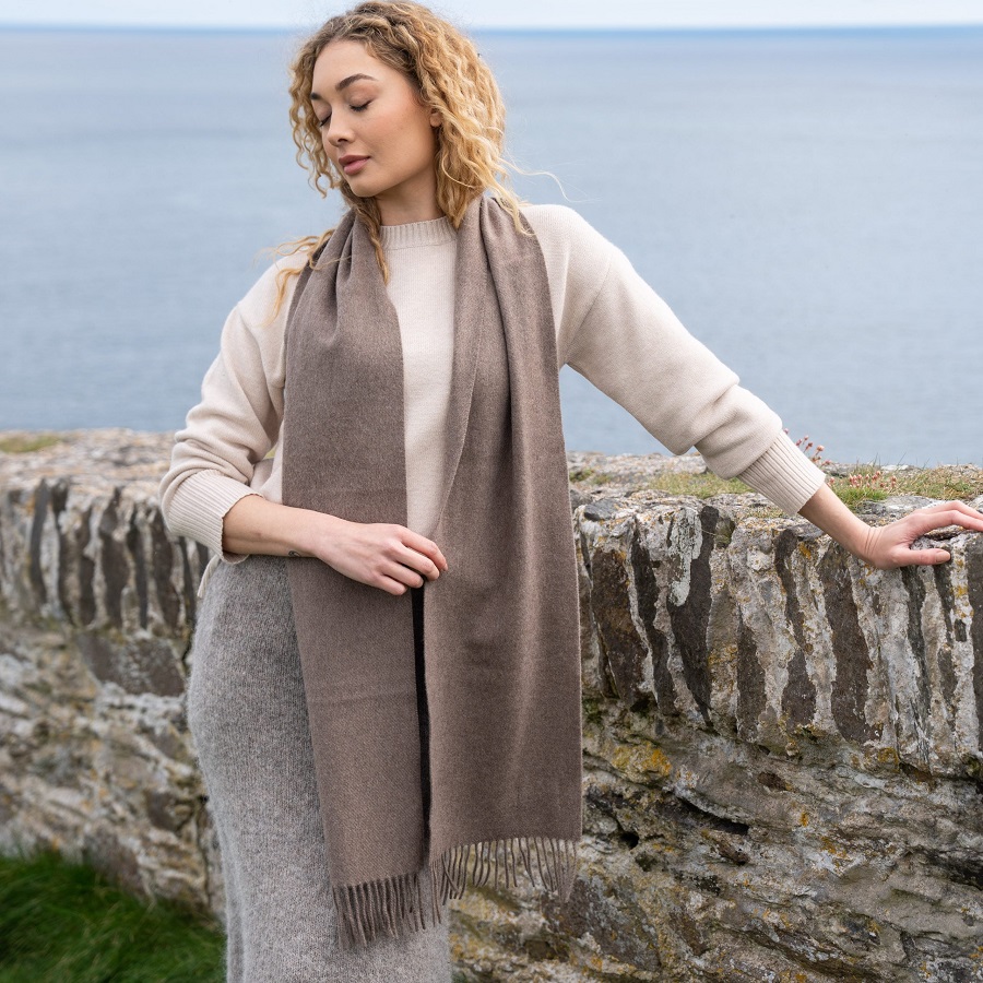 Lightweight cashmere scarf