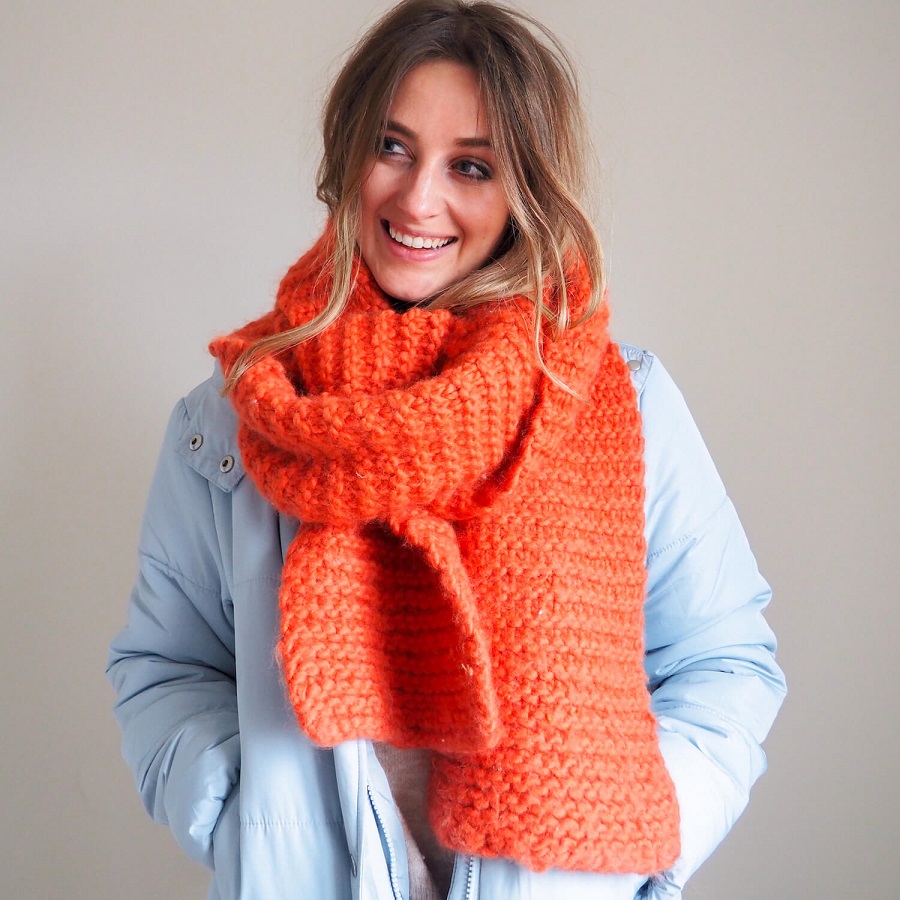 knitting scarf