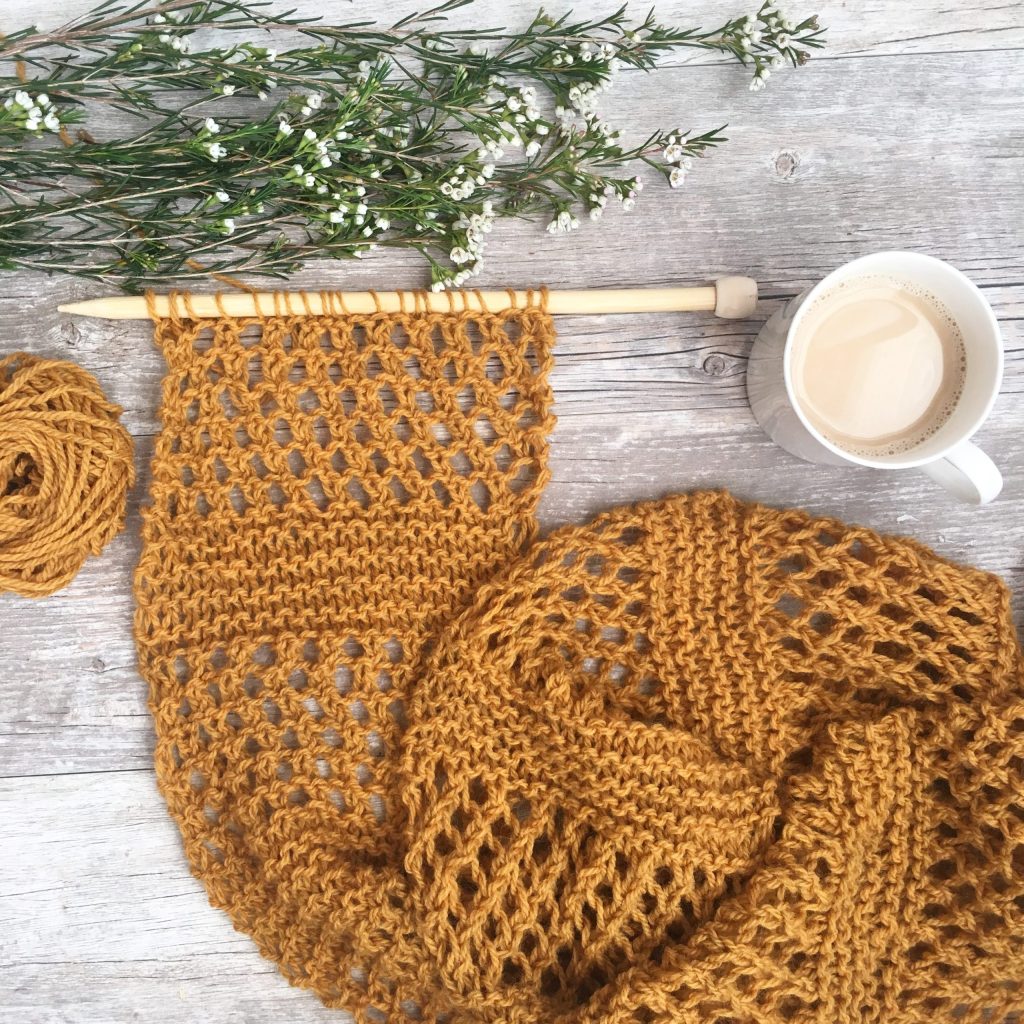 how to start knitting a scarf