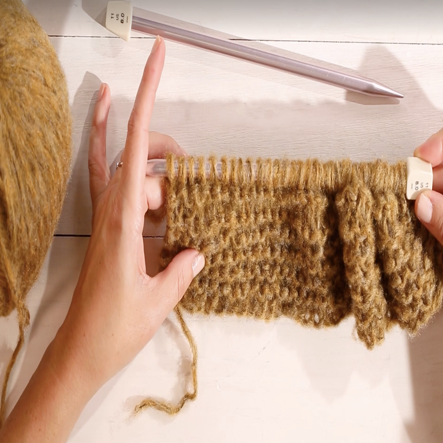 how to start knitting a scarf